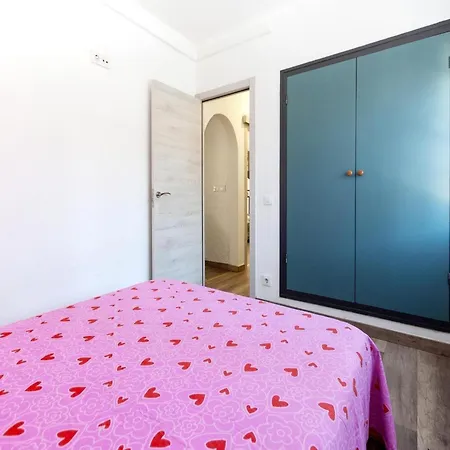 Beautiful 3-bedroom In Roses