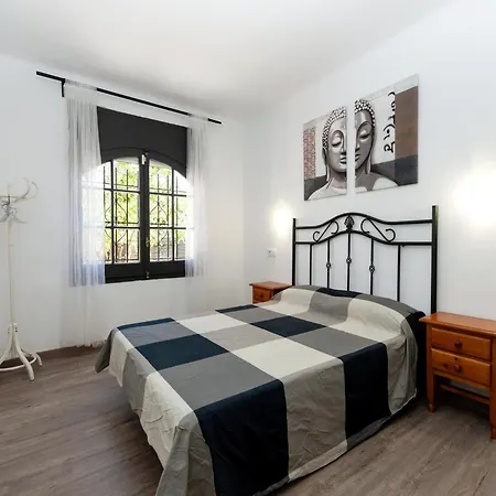 Beautiful 3-bedroom In Holiday home Roses